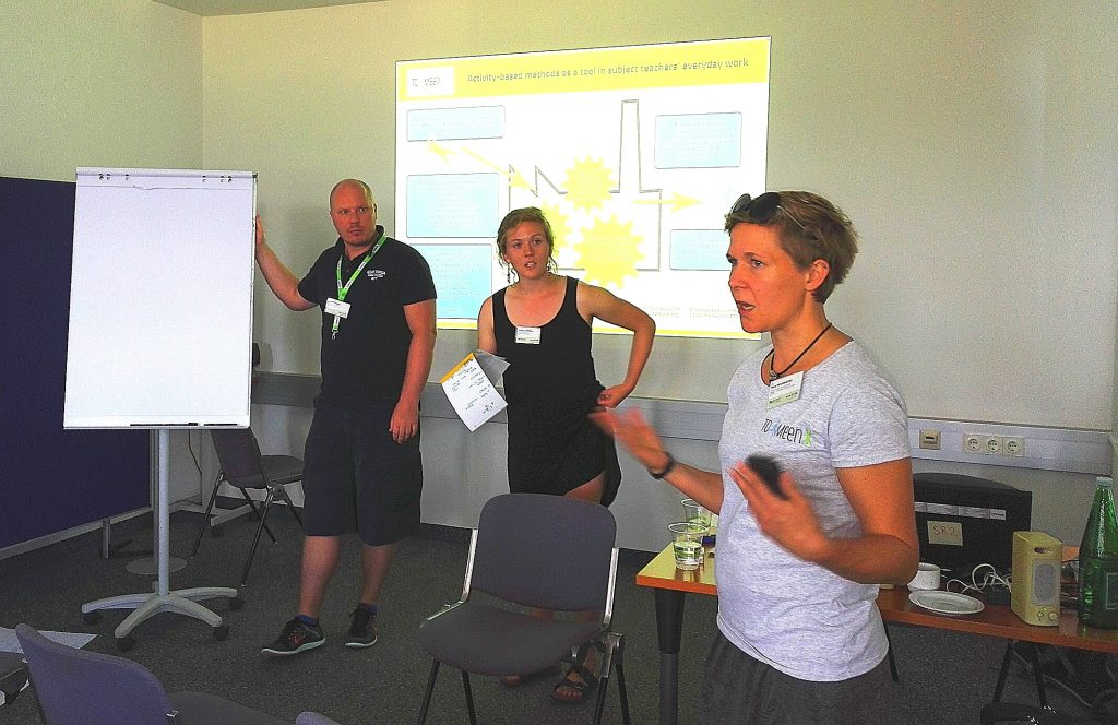 Eeva Pekanheimo makes conclusion about ToiMeen! workshop